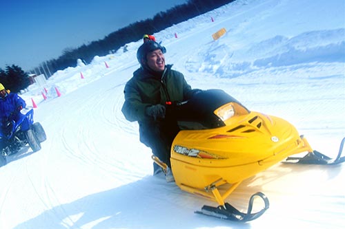 迷你雪上摩托車