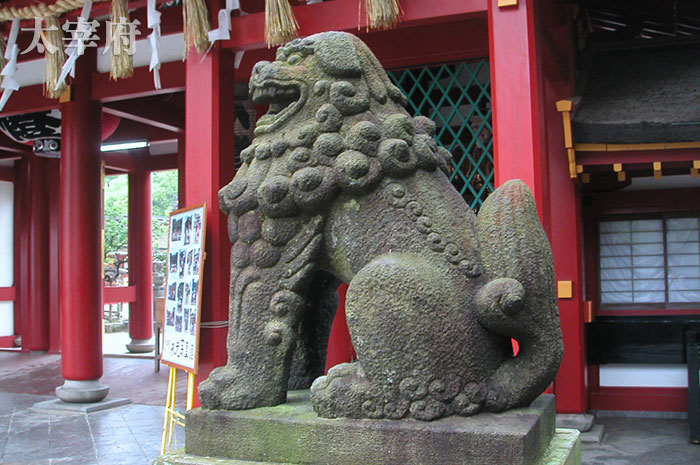大宰府樓門前的石獅