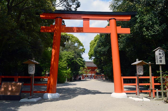 朱紅色的下鴨神社鳥居