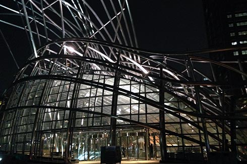 國立國際美術館