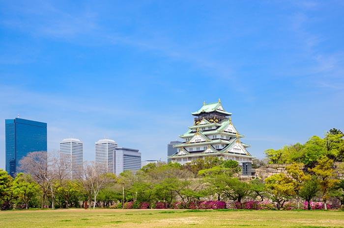 天守閣聳立的大阪城公園