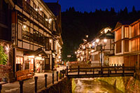 銀山溫泉夜景