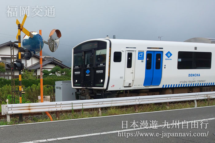 行駛中的JR香椎線列車