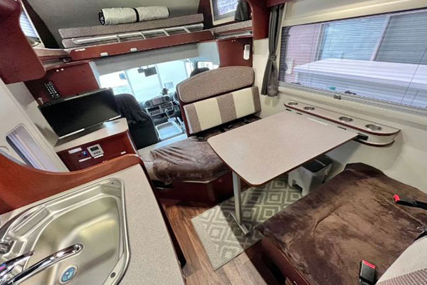 豐田露營車CRESSON Journey EVOLITE X露營車床位