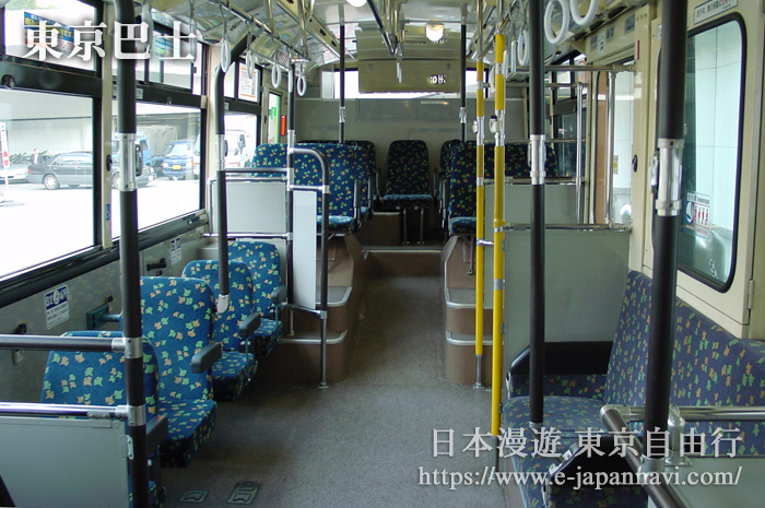 東京公交巴士內景